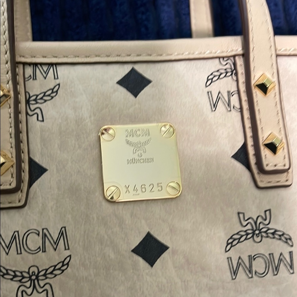 MCM Tan Logo Tote Bag - Picture 4 of 11